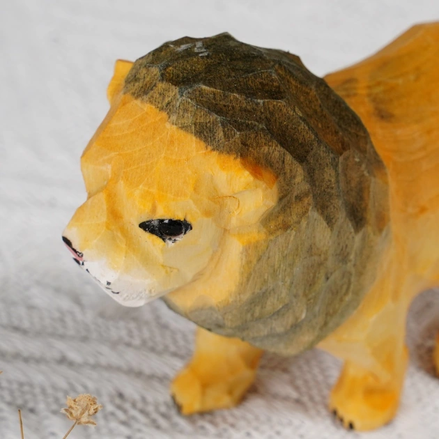 Lion Handmade Wood Carving, Solid Wood Ornaments, Handmade Wood Crafts