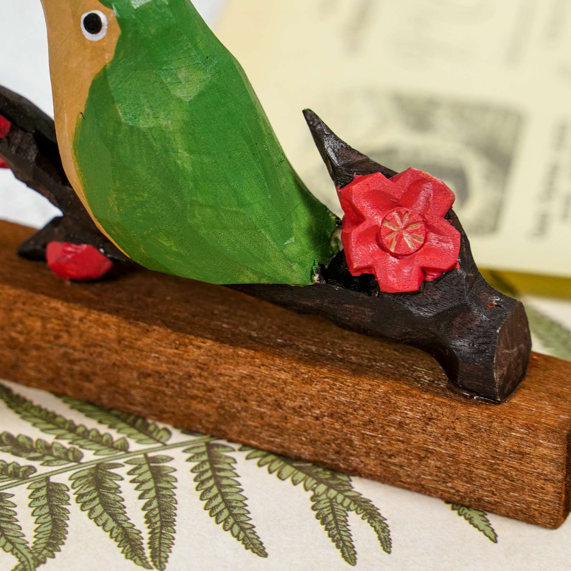 Magpie handmade wood carving solid wood ornaments